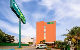 City Express Junior Ciudad del Carmen